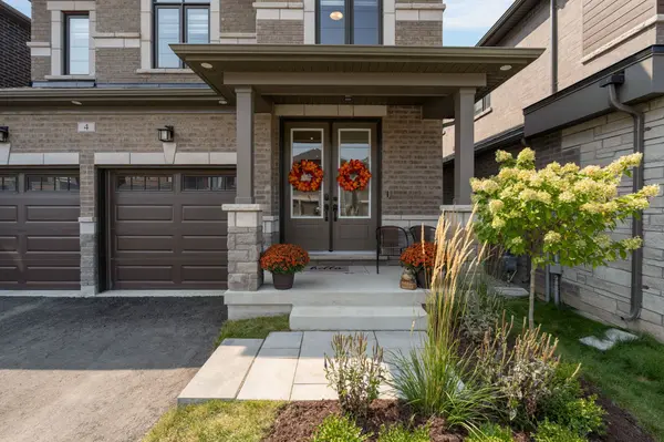 4 Periwinkle RD, Springwater, ON L9X 2E2