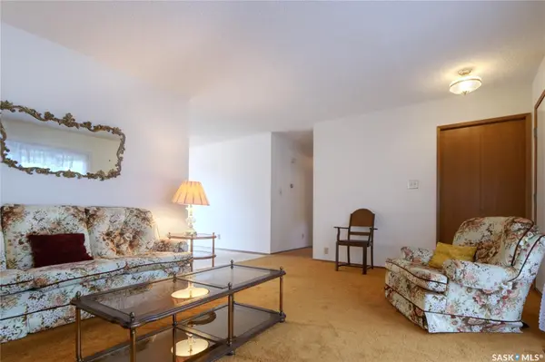 1008 Parklane DRIVE, Assiniboia, SK S0H 0B0