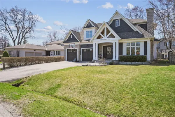 528 Wellington CRES, Oakville, ON L6L 4X5