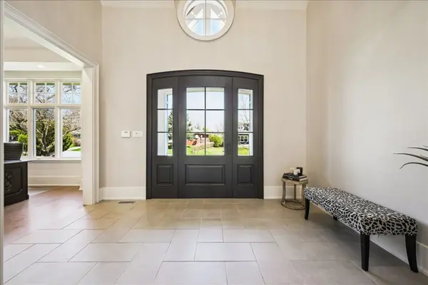 528 Wellington CRES, Oakville, ON L6L 4X5