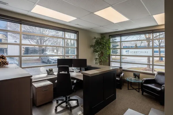 1464 Cornwall RD #1, Oakville, ON L6J 7W5