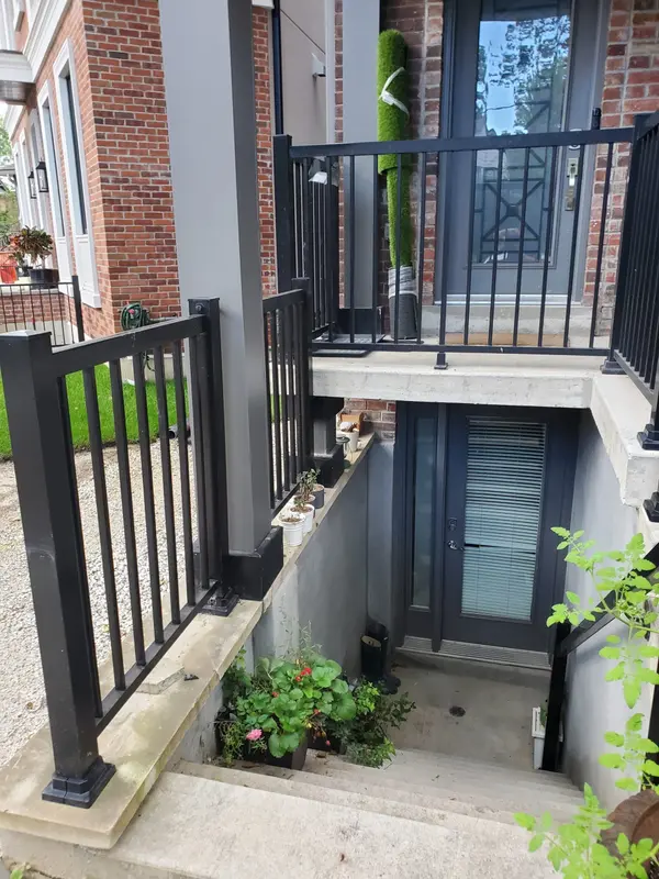 15 Highview CRES #B1, Toronto W03, ON M6H 2Y3