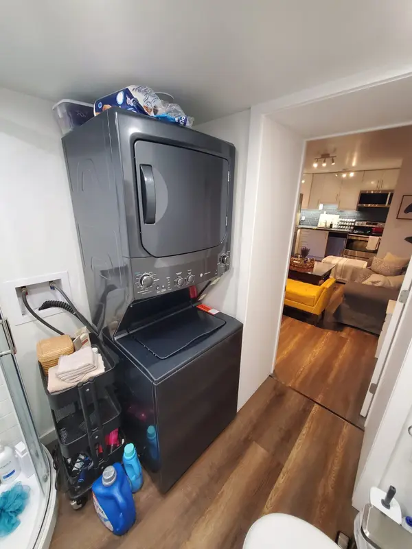 15 Highview CRES #B1, Toronto W03, ON M6H 2Y3