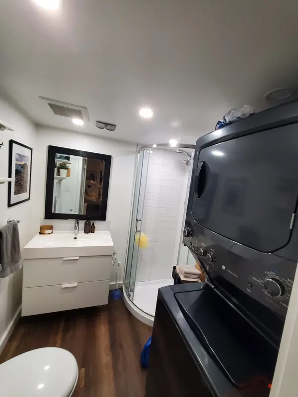 15 Highview CRES #B1, Toronto W03, ON M6H 2Y3