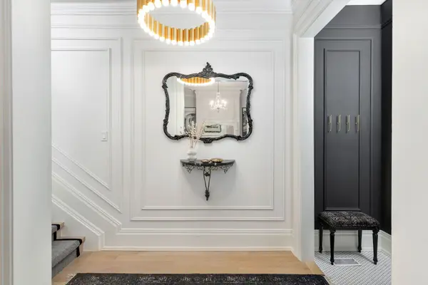 38 Sorauren AVE, Toronto W01, ON M6R 2C7