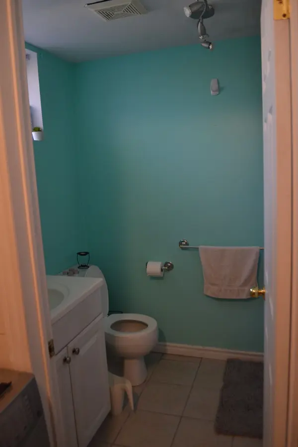 1165 Ogden AVE #Basement, Mississauga, ON L5E 2G8