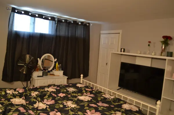 1165 Ogden AVE #Basement, Mississauga, ON L5E 2G8