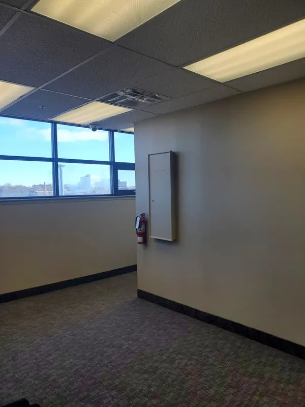 54 Samor RD #3, Toronto W04, ON M6A 1J6