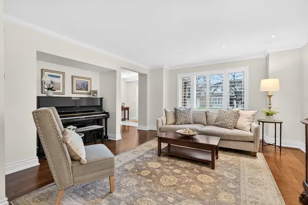 2153 Paisley AVE, Burlington, ON L7R 1W1