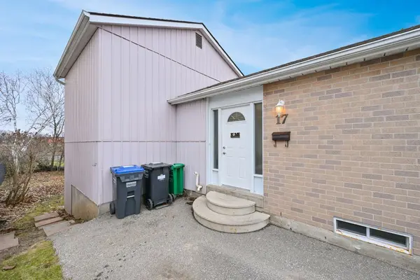 17 Hyde Park CT, Brampton, ON L6S 1Y6