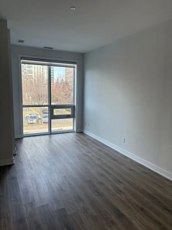 430 Square One DR #202, Mississauga, ON L5B 0L6