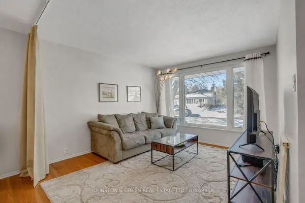 1732 Oberon CRES, Mississauga, ON L4X 2K8