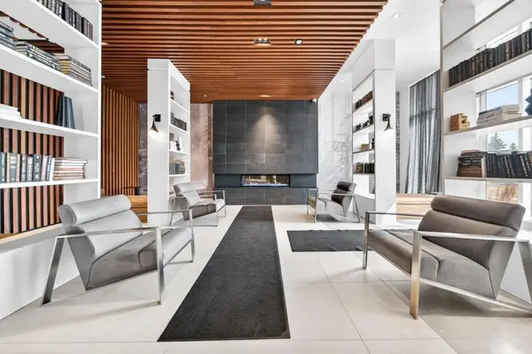 297 Oak Walk DR #1104, Oakville, ON L6H 3R6