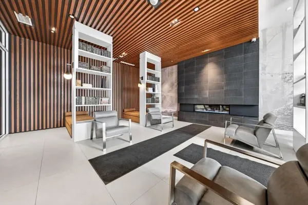 297 Oak Walk DR #1104, Oakville, ON L6H 3R6