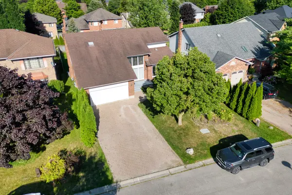 26 GRASMERE CRES, London North, ON N6G 4P2