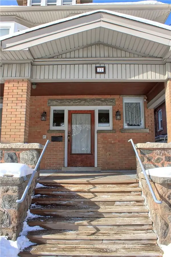 22 Blake ST #2, Hamilton, ON L8M 2S5