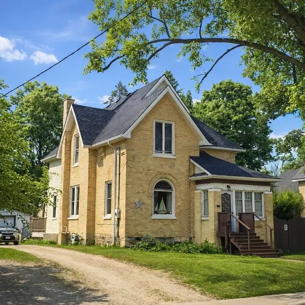 631 9th AVE, Hanover, ON N4N 2M7