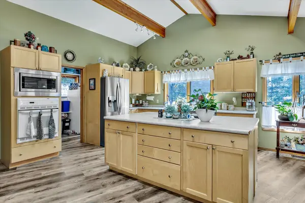 25 Balsam RD, Kawartha Lakes, ON K9V 4R6