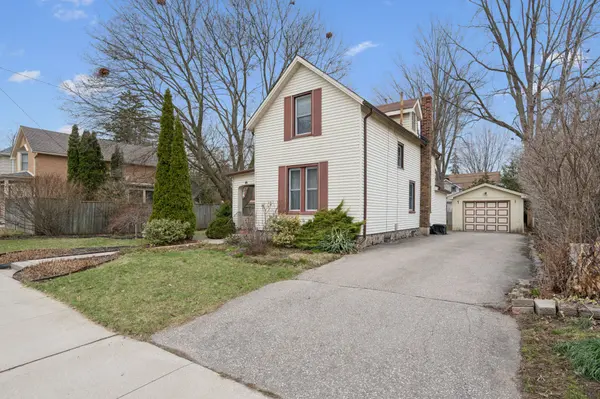 16 Rich AVE, Cambridge, ON N1R 2A5