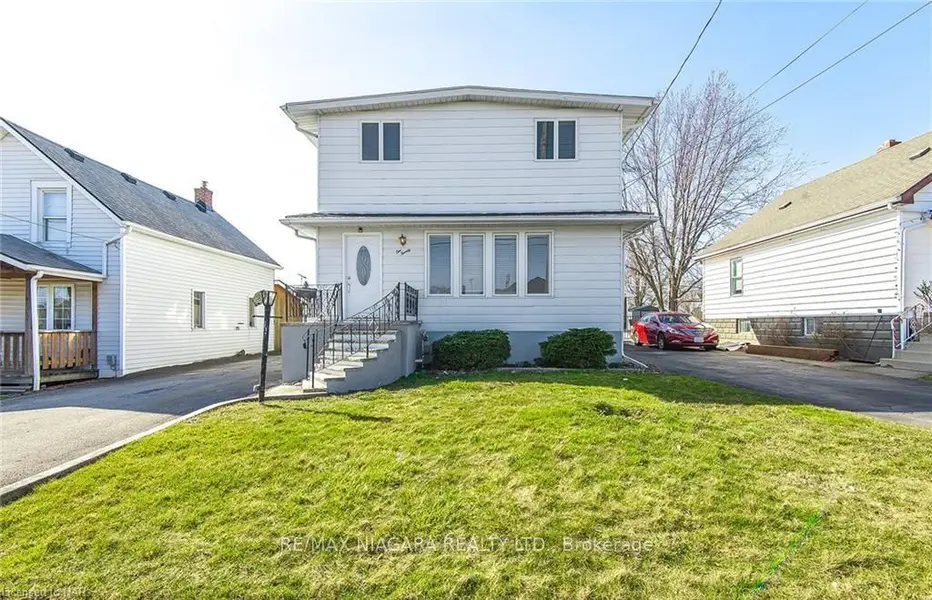 120 ELIZABETH ST, Port Colborne, ON L3K 2B9