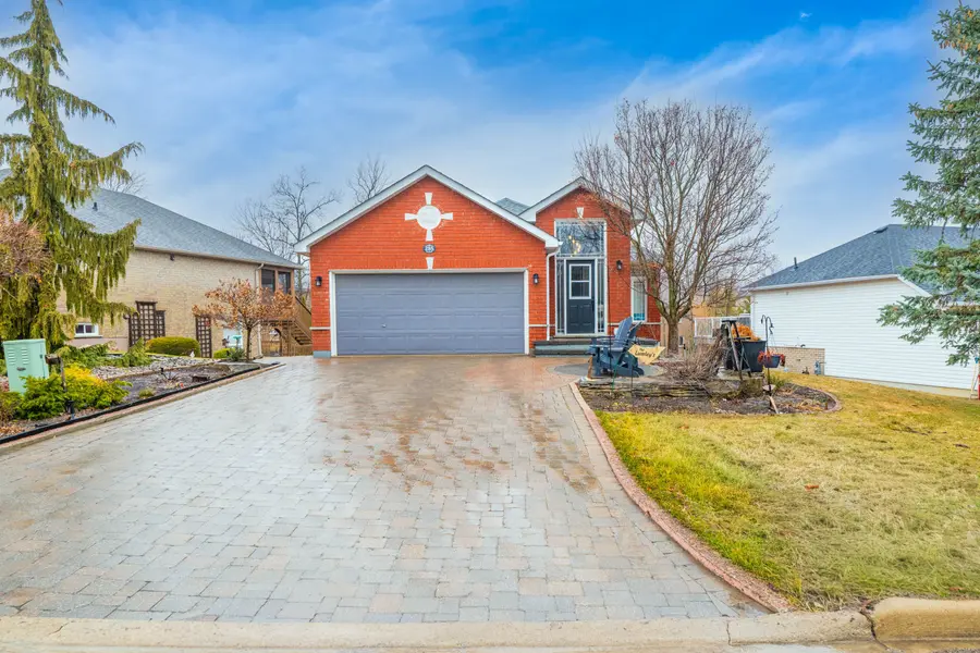 285 Woodward AVE, Selwyn, ON K9L 1K2