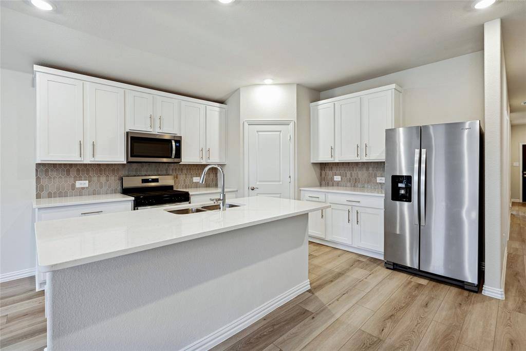 2221 Horseshoe Lane, Dallas, TX 75159