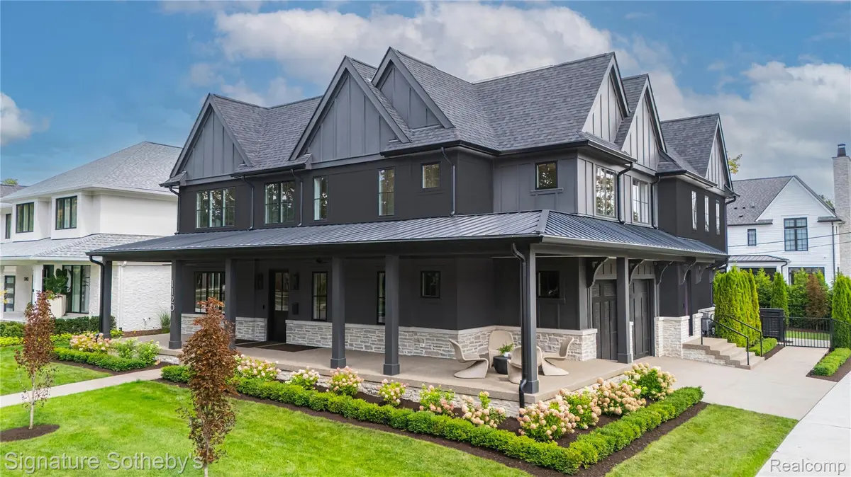 1120 Lyonhurst ST, Birmingham, MI 48009