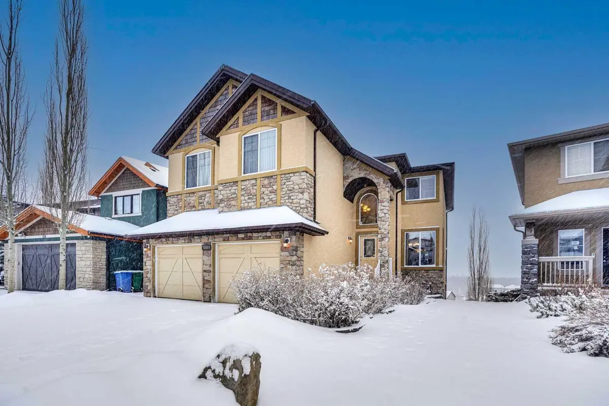 160 Tremblant WAY SW, Calgary, AB T3H 0B8