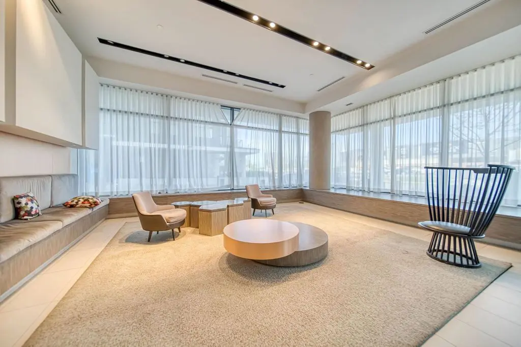 128 Fairview Mall DR #318, Toronto C15, ON M2J 0E8