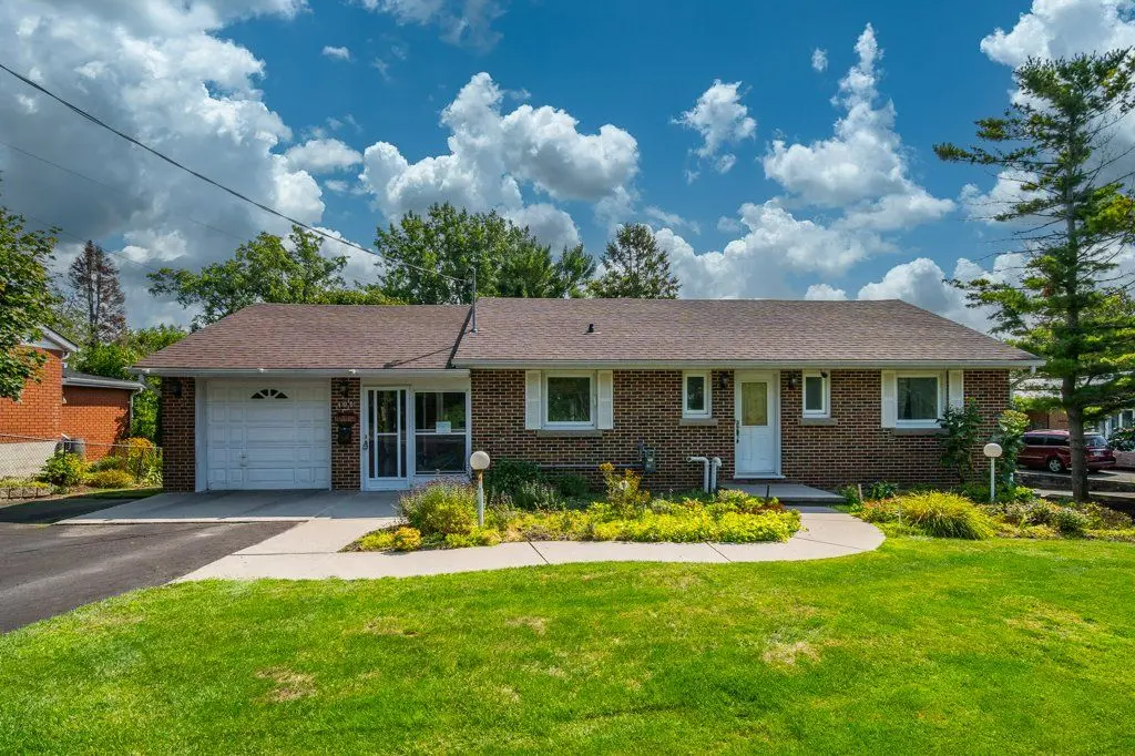 400 Dundas ST W, Greater Napanee, ON K7R 2B7