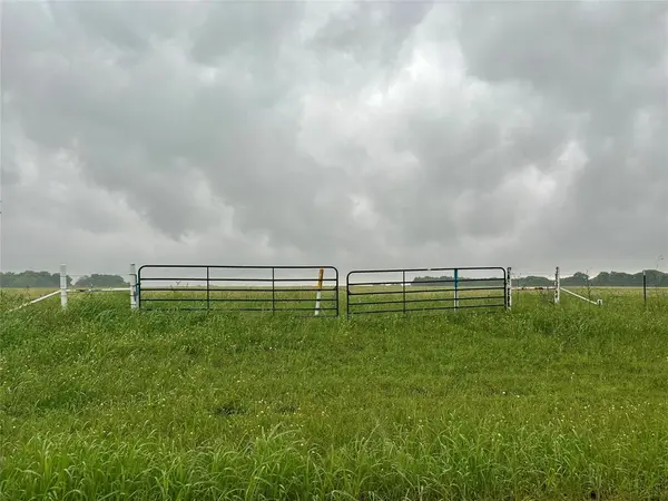 1801 S 4th Street, Grandview, TX 76050