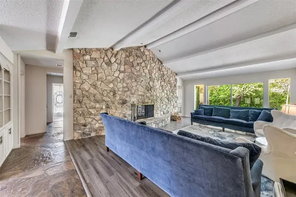 2120 Valleydale Drive, Arlington, TX 76013