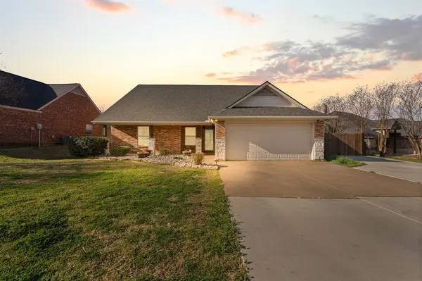 529 Mckittrick Court, Godley, TX 76044
