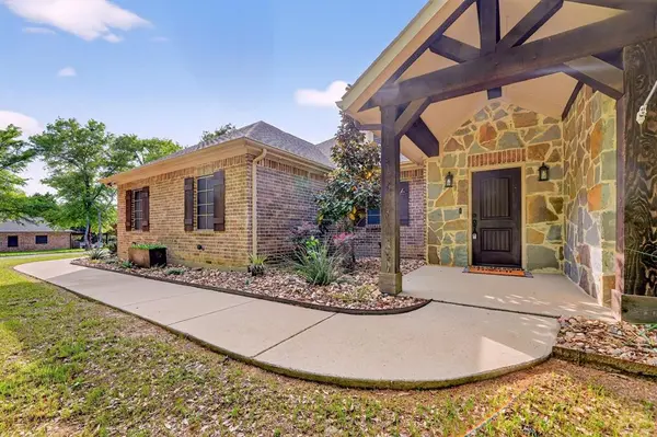 2211 Canyon Lake Road, Wills Point, TX 75169