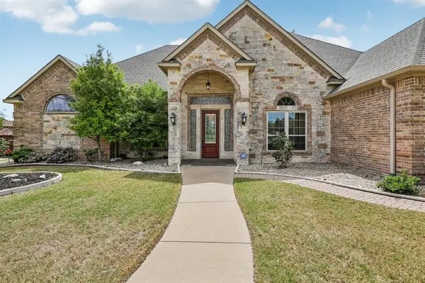 7260 Misty Glen Lane, Midlothian, TX 76065