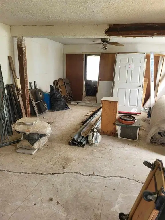 1938 Hillcrest Circle, Gordonville, TX 76245