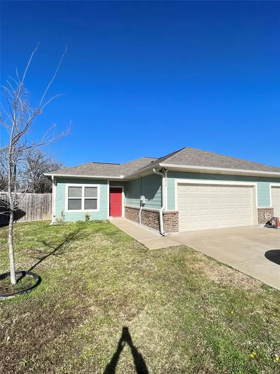 214 Lasso Court, Mabank, TX 75143