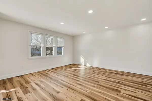 33 Sycamore Dr, Burlington Twp., NJ 08016