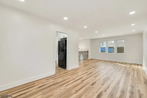 33 Sycamore Dr, Burlington Twp., NJ 08016