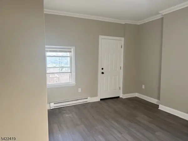 9 Cedar St, Garwood Boro, NJ 07027