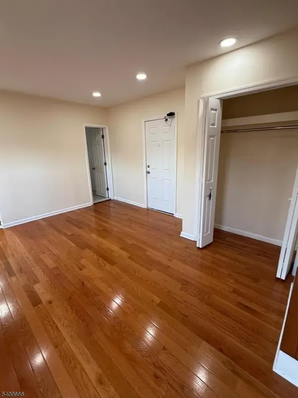 30 Elm St #2, Newark City, NJ 07102