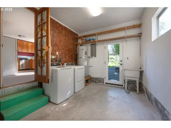 2525 FRIENDLY ST, Eugene, OR 97405