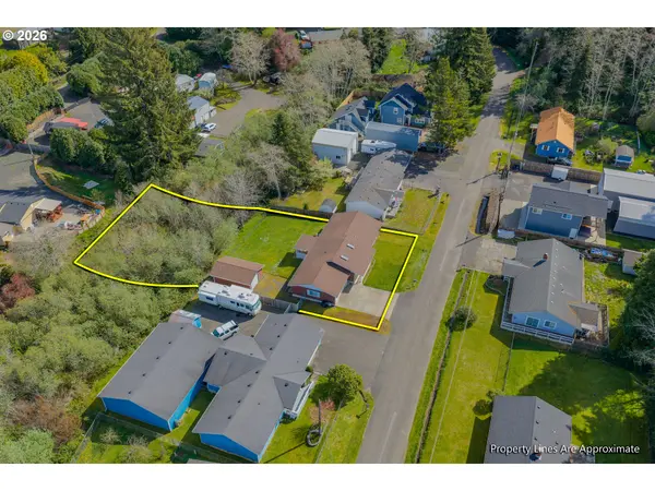 530 ROBINHOOD AVE, Lakeside, OR 97449