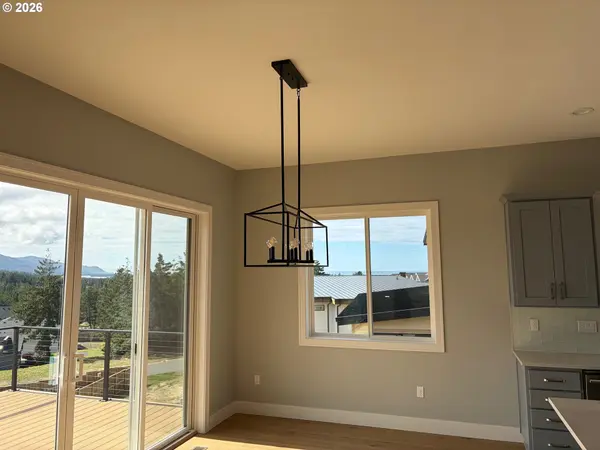 476 Sea View DR #62, Manzanita, OR 97130