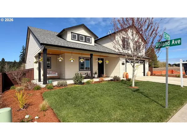 2031 E 9TH ST, La Center, WA 98629