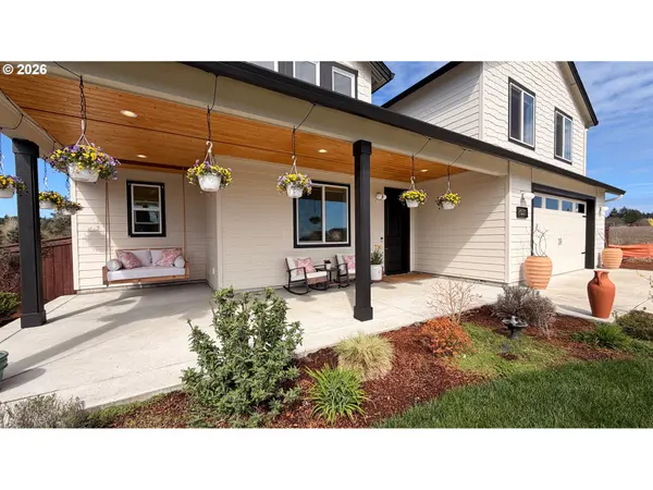 2031 E 9TH ST, La Center, WA 98629