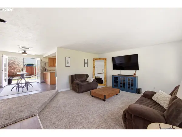 6 DOVE ST, Longview, WA 98632