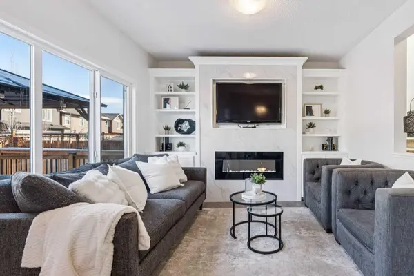 58 Buckskin WAY, Cochrane, AB T4C 2P2