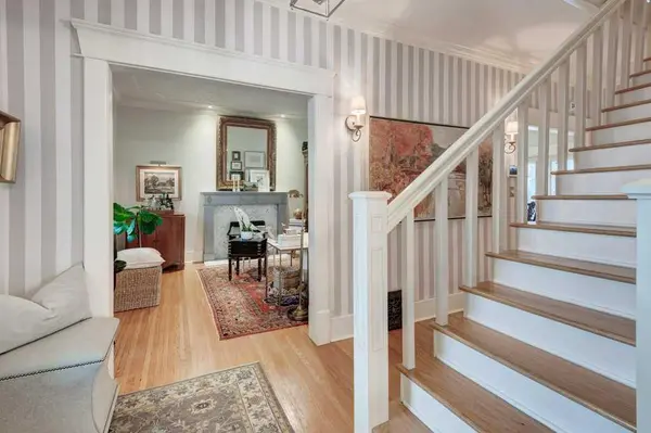 1712 25 ST SW, Calgary, AB T3C1J6