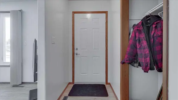 5439 47 AVE, Lacombe, AB T4L 1M9